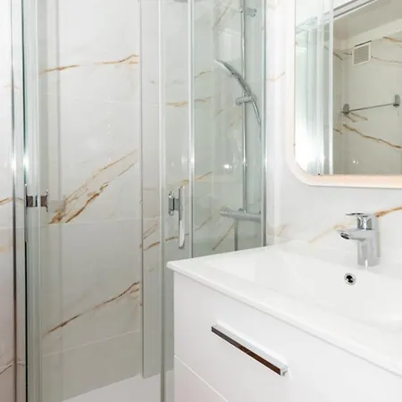 Location T2 Mezzanine, 6 Pers, Clim, Cavaliere - Fr-1-803-73