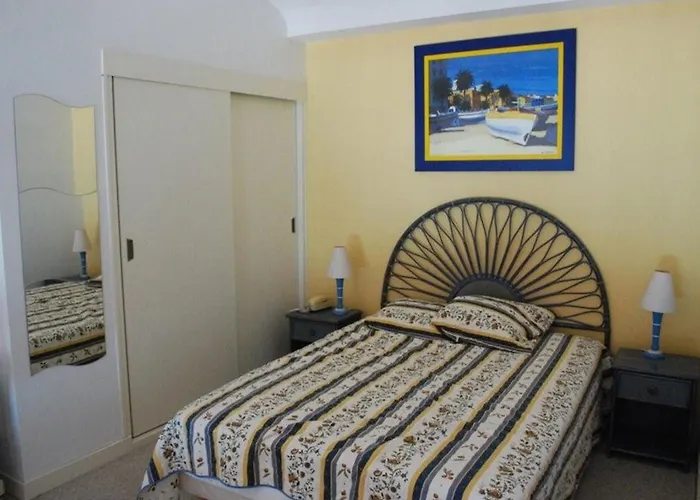 Location T2 Mezzanine, 6 Pers, Clim, Cavaliere - Fr-1-803-73 Le Lavandou